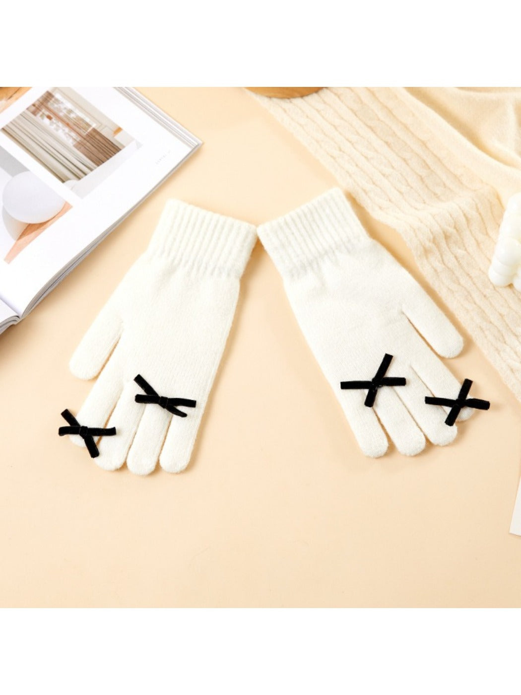 Gloving – Solid Color Gloves with Bow Accent