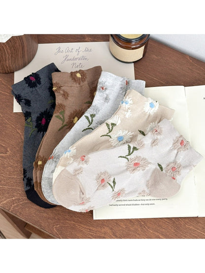 Rufia - Muted Floral Embroidered Ankle Socks