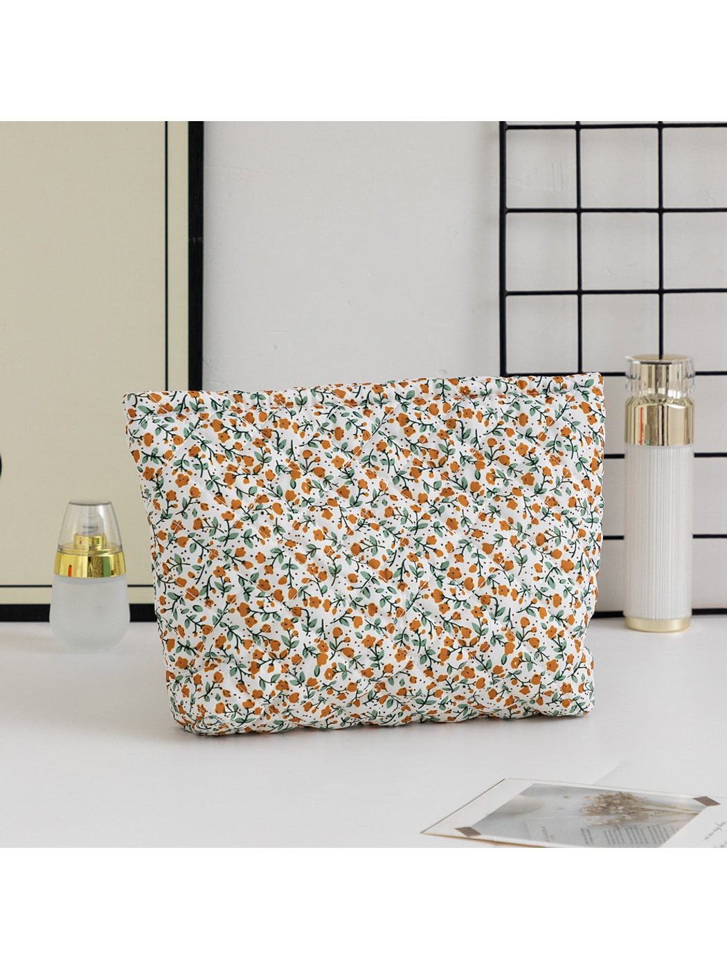 Cosbai - Rustic Style Floral Pattern Quilted Zip Pouch