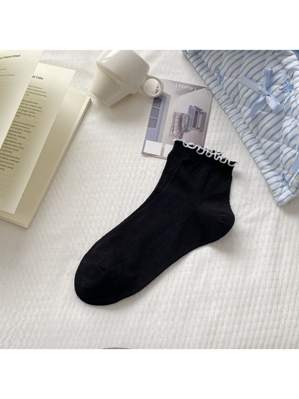 Rufia - Heart Pattern Ruffle Crew Socks product image 5