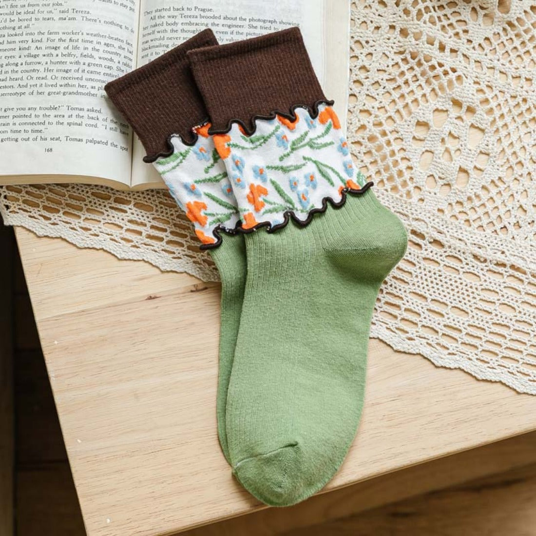 Rufia - Color Block Lace Trim Mid-Calf Socks