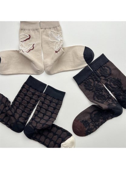 Rufia - Retro Floral Embossed Plaid Socks