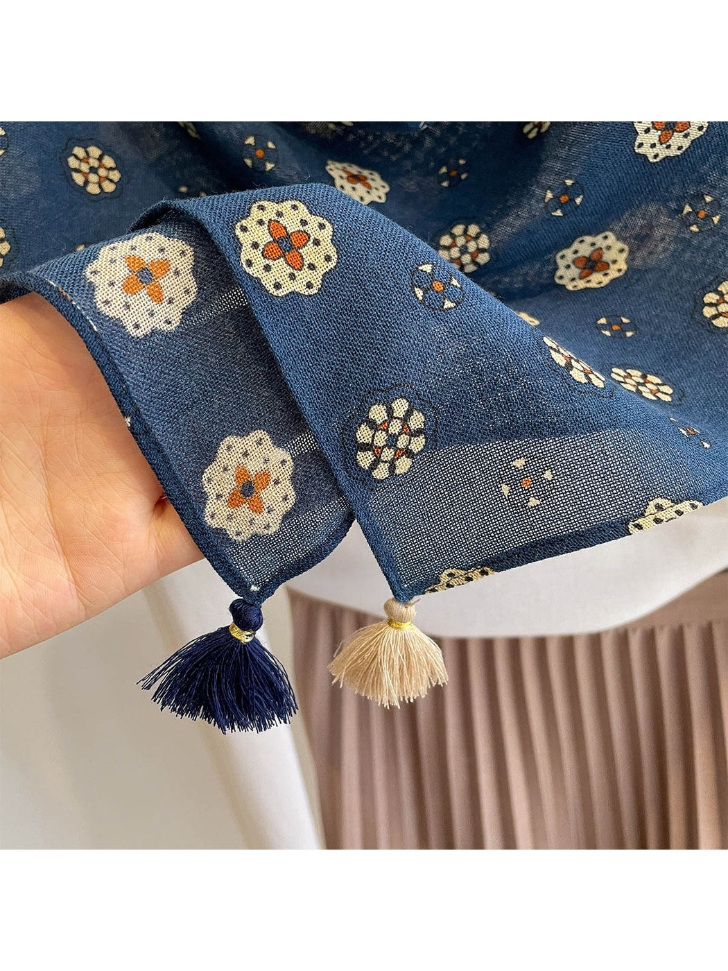 Scarvii - Geometric Flower Print Tassel Square Scarf