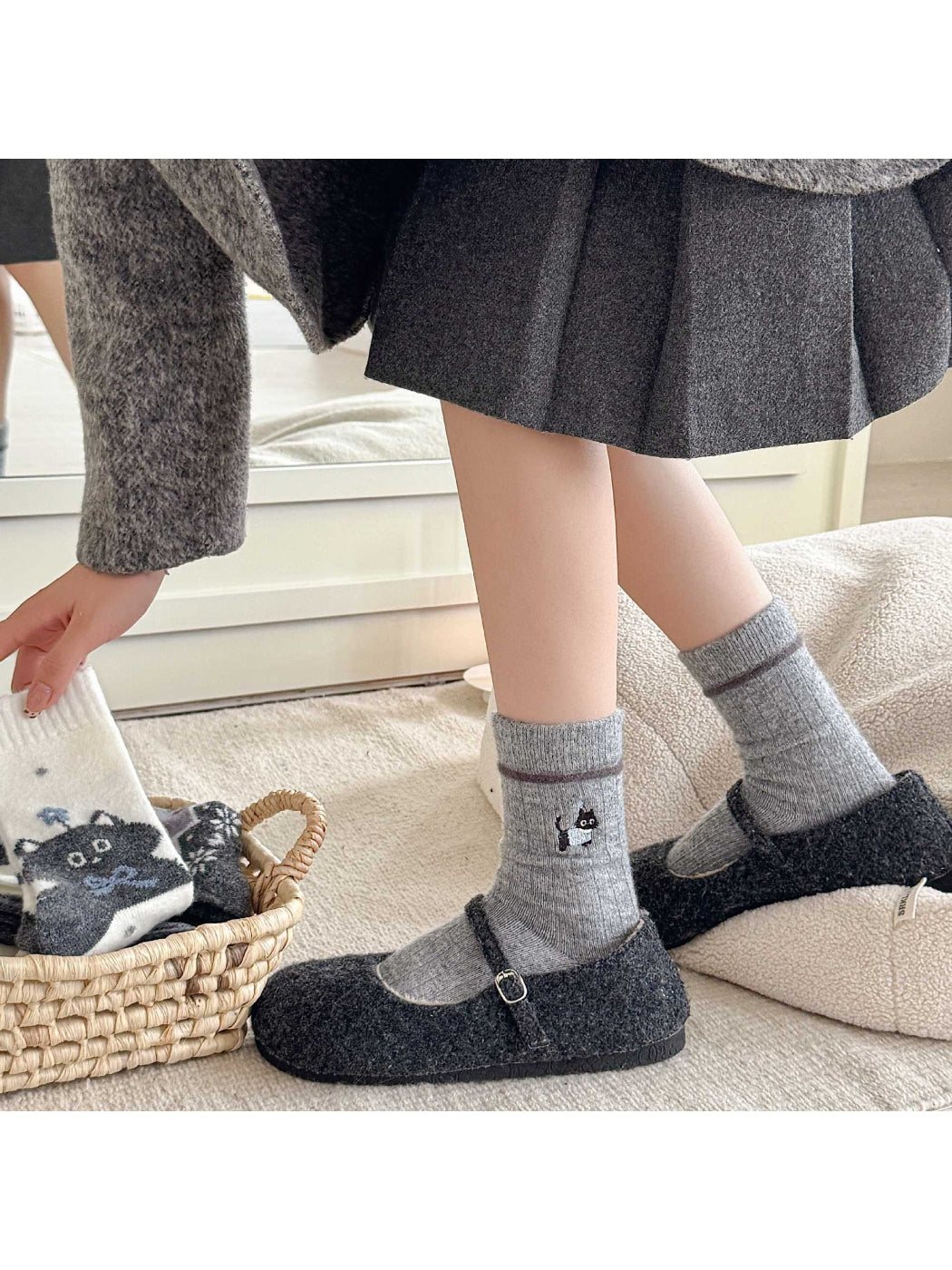 Rufia - Winter Kitty Pattern Crew Socks
