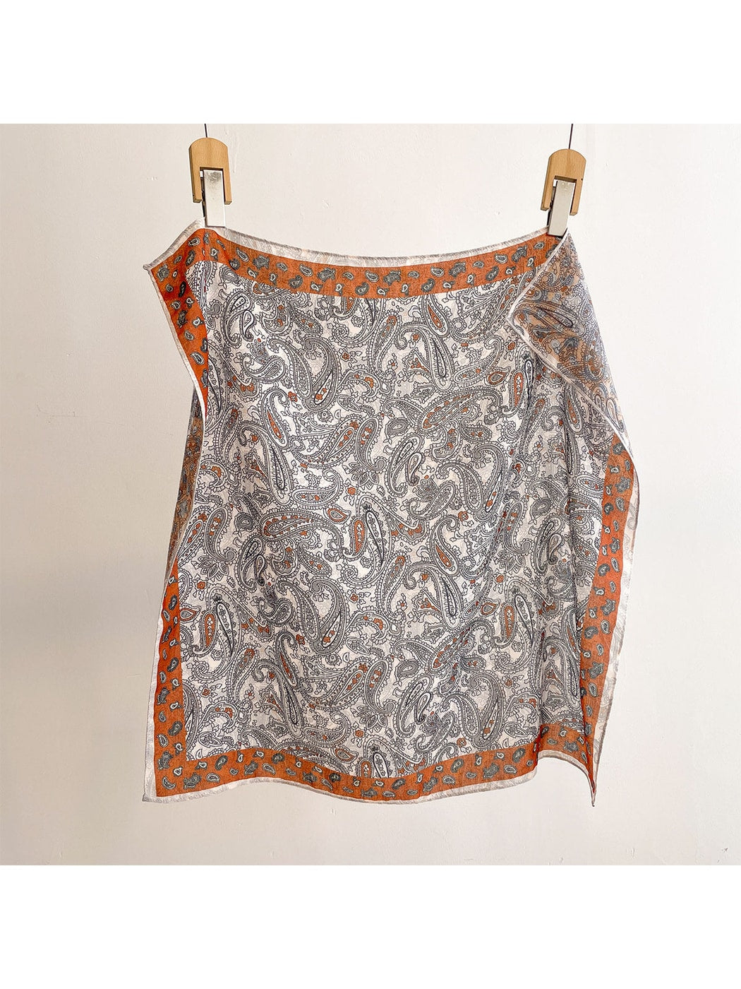 Scarvii - Vintage Inspired Paisley Pattern Square Scarf