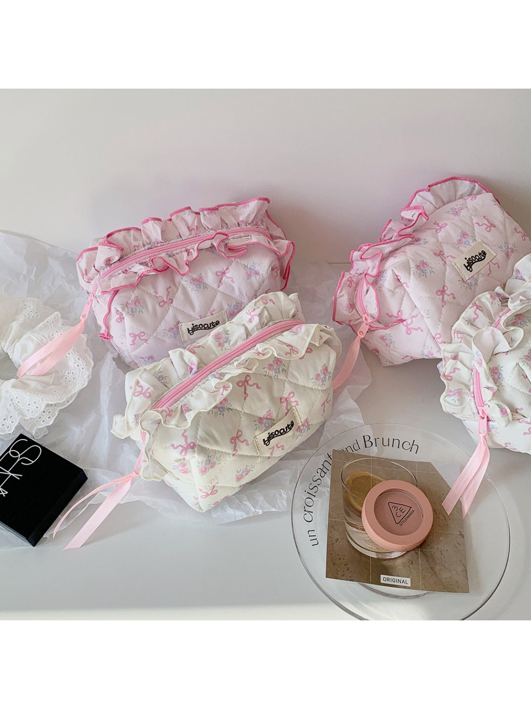Cosbai - Sweet Bow Print Quilted Makeup Storage Bag