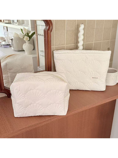 Cosbai - Scallop Quilted Cosmetic Bag