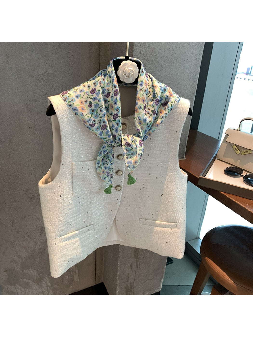 Scarvii - Floral Print Tassel Design Square Scarf