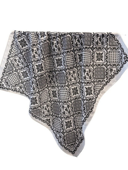 Scarvii - Elegant Herringbone Floral Square Scarf – Vintage Charm