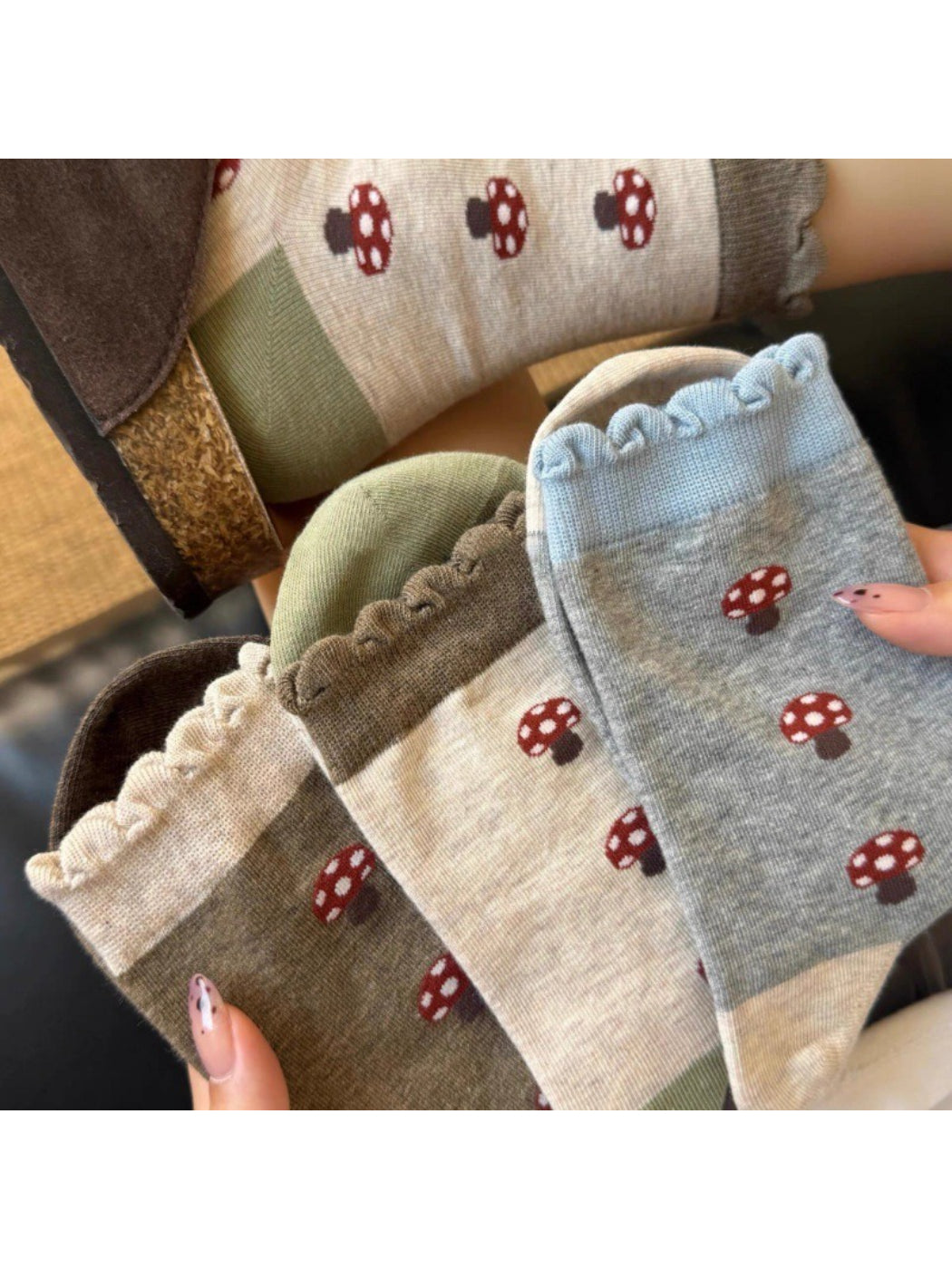 Rufia - Mushroom Print Ruffle Crew Sock