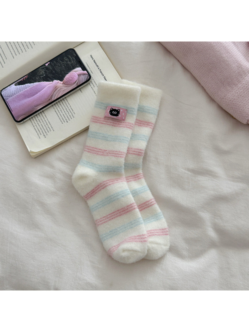 Rufia – Cozy Cat Pattern Crew Socks