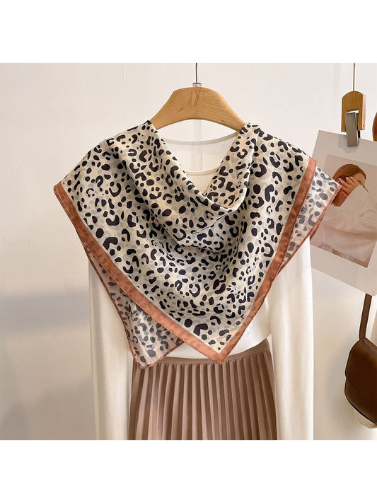 Scarvii - Retro Leopard Print Colorblock Border Square Scarf