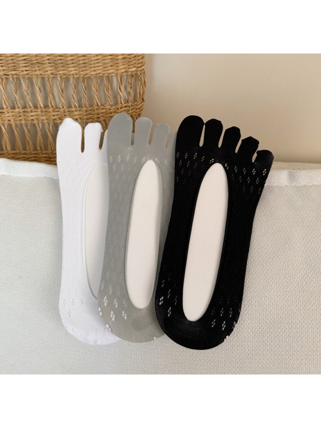 Rufia - Minimal Split-Toe Solid Color Socks