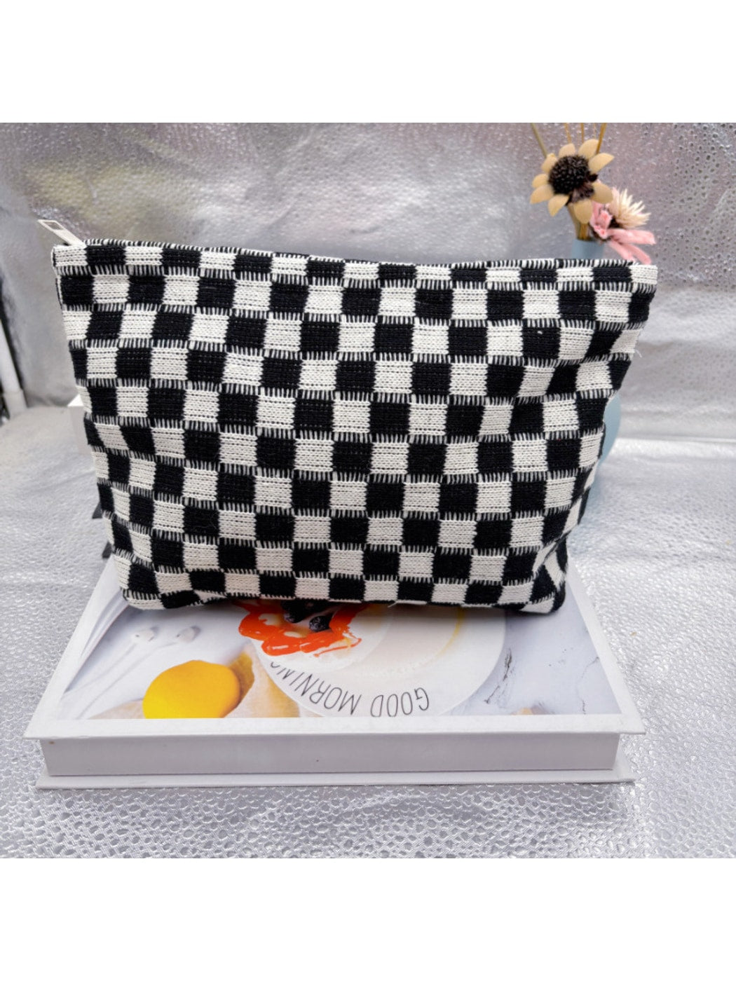 Cosbai - Colorblock Checkered Knit Zip Pouch