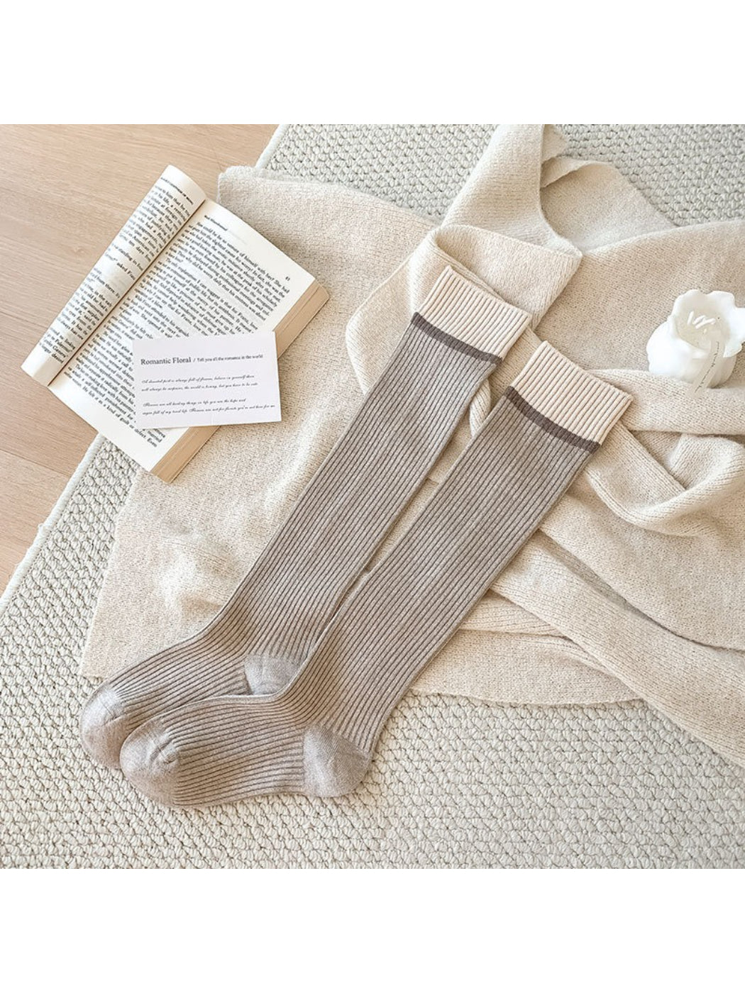 Rufia - Minimal Contrast Knee High Socks product image 5