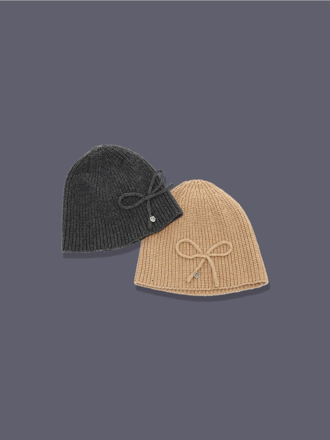 Haila – Knitted Beanie with Bow