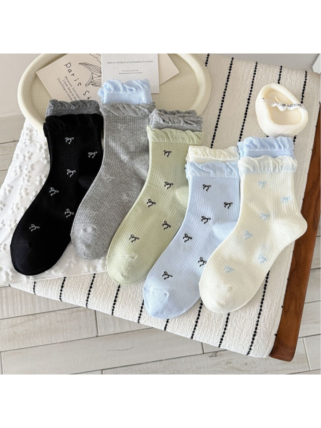 Rufia - Cute Bow Ruffle Crew Socks product image 1