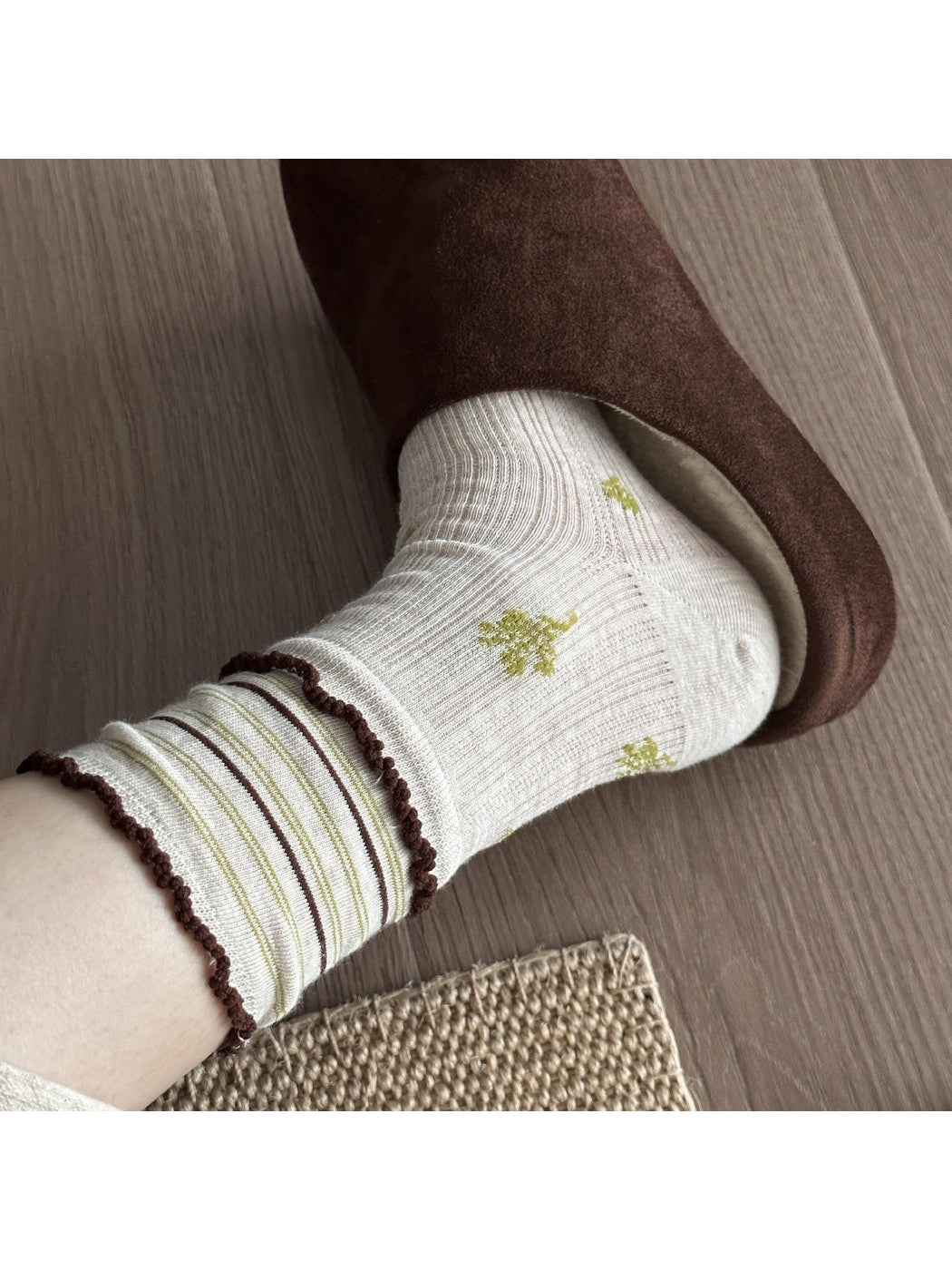 Rufia - Print Ribbed Ruffle Trim Crew Socks