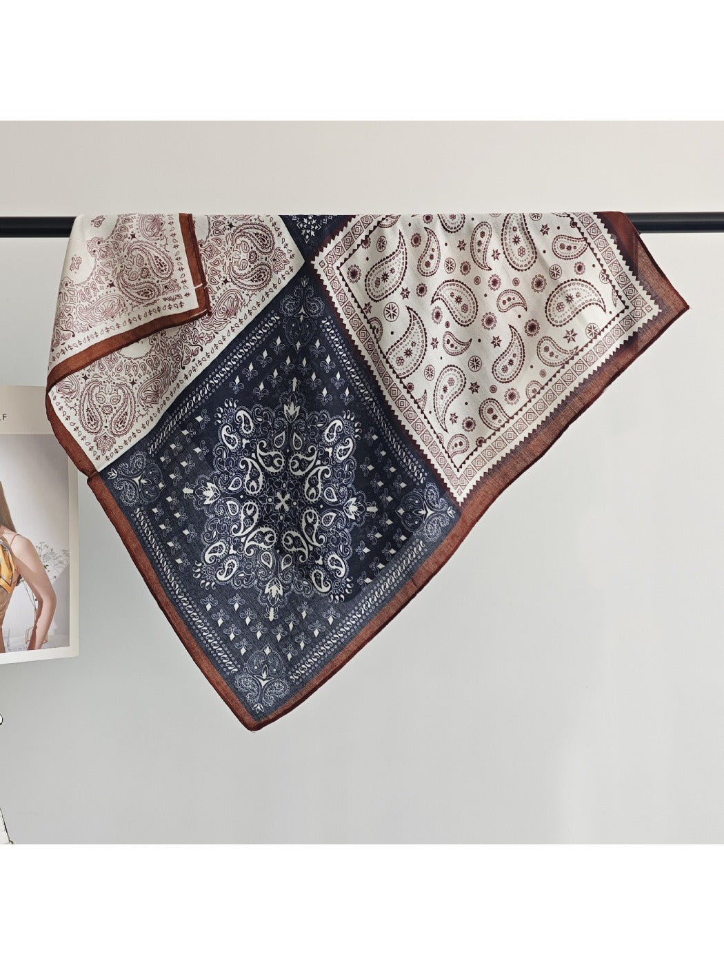 Scarvii - 27'' Paisley Patchwork Square Scarf - Vintage & Elegant