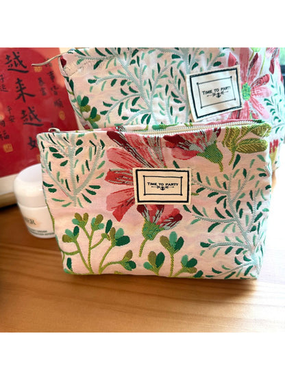 Cosbai - Vintage Red Green Floral Makeup Pouch