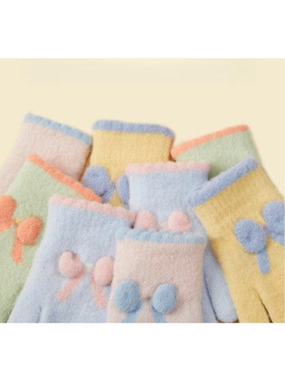 Gloving – Color-Block Gloves with Pompom
