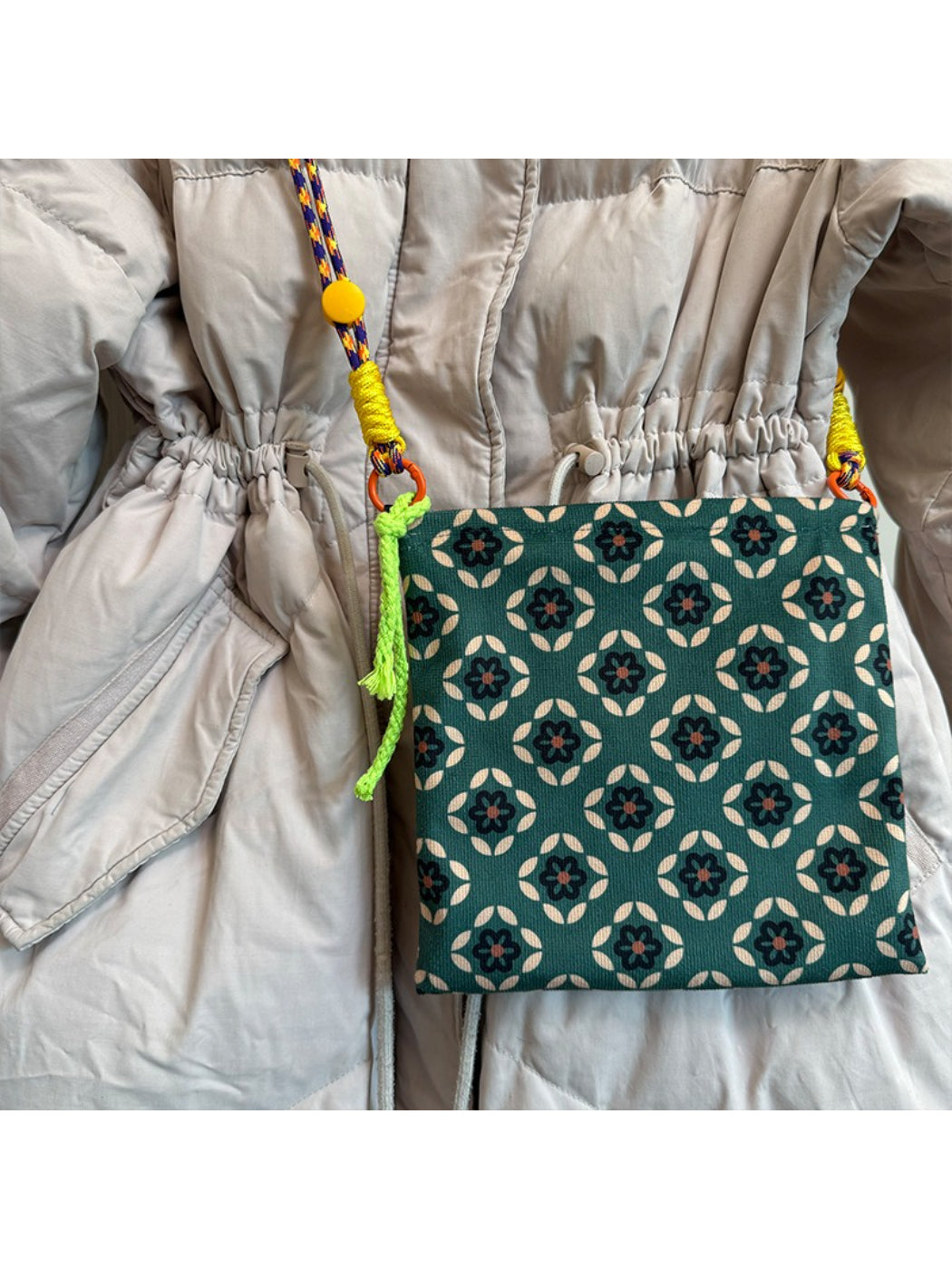 Cosbai - Retro Geometric Print Crossbody Pouch