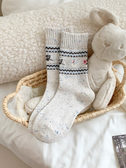 Rufia – Retro Mid-Calf Socks with Snowflake Pattern
