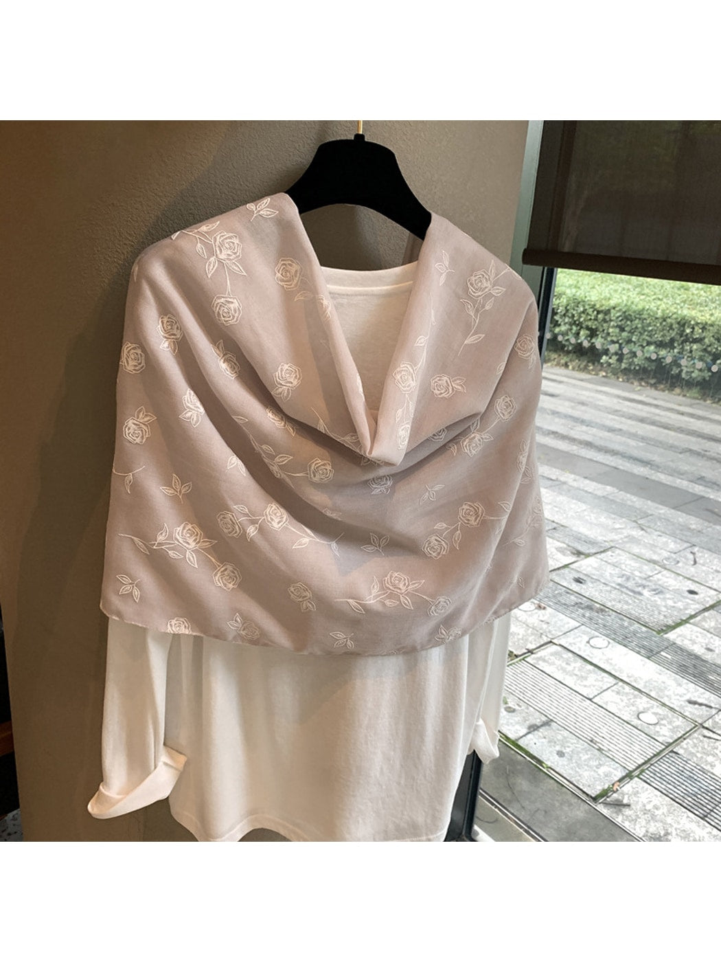 Scarvii - Rose Motif Lace Edge Shawl Scarf
