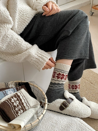 Rufia - Thickened Snowflake Patterned Mid-calf Socks