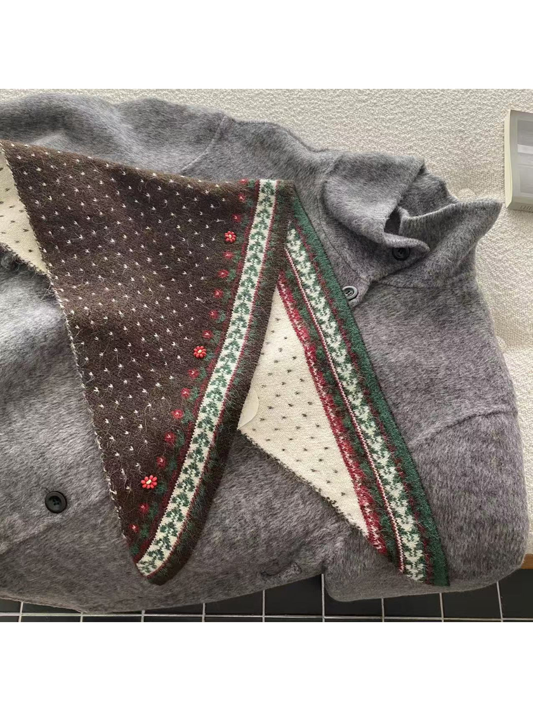 Scarvii - Floral Border Triangle Knit Scarf