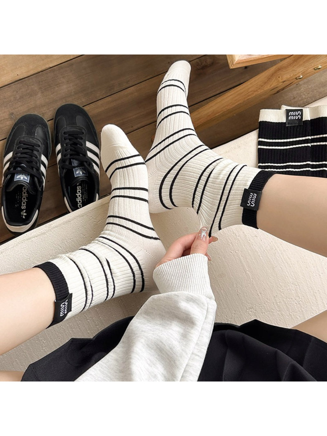 Rufia - Ribbed Cartoon Patch Contrast Cuff Crew Socks product image 3