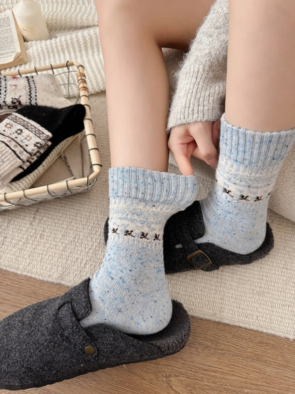 Rufia – Retro Mid-Calf Socks with Snowflake Pattern