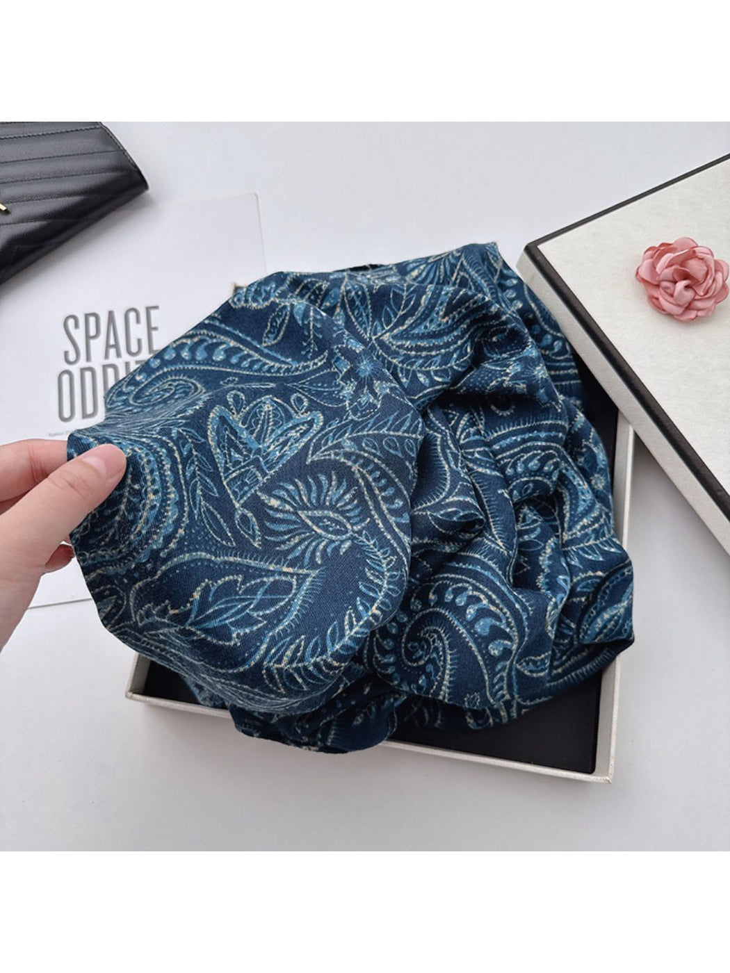 Scarvii - Vintage Paisley Soft Scarf