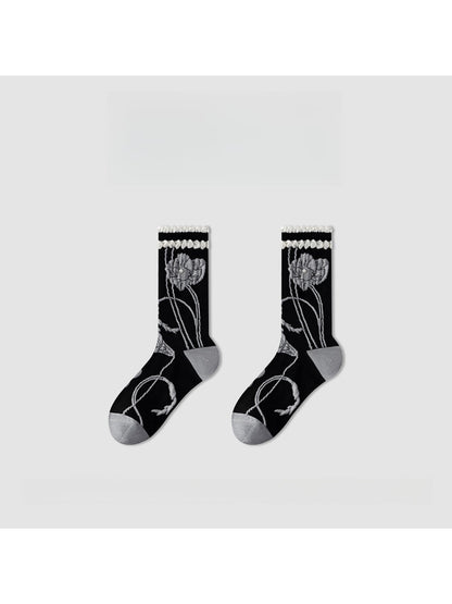 Rufia - Vintage Style Floral Line Art Crew Socks