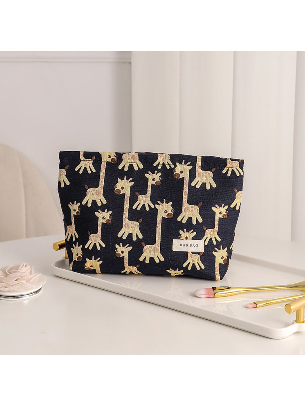 Cosbai - Cute Giraffe Print Handheld Cosmetic Bag