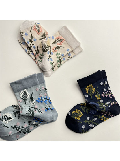 Rufia - Vintage Floral Embroidered Mid-Calf Socks