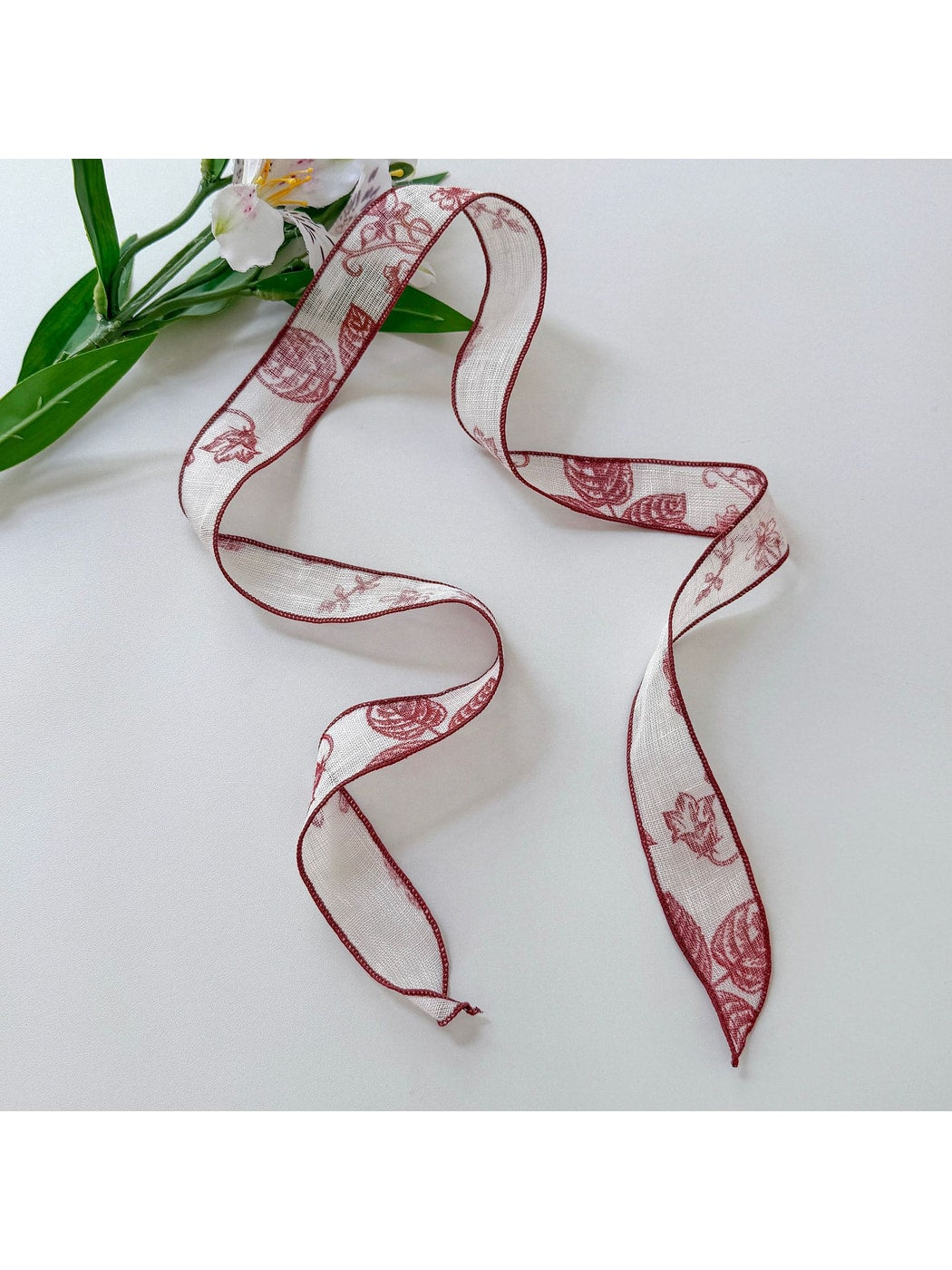 Scarvii - Chic Plant Print Ribbon Style Narrow Scarf