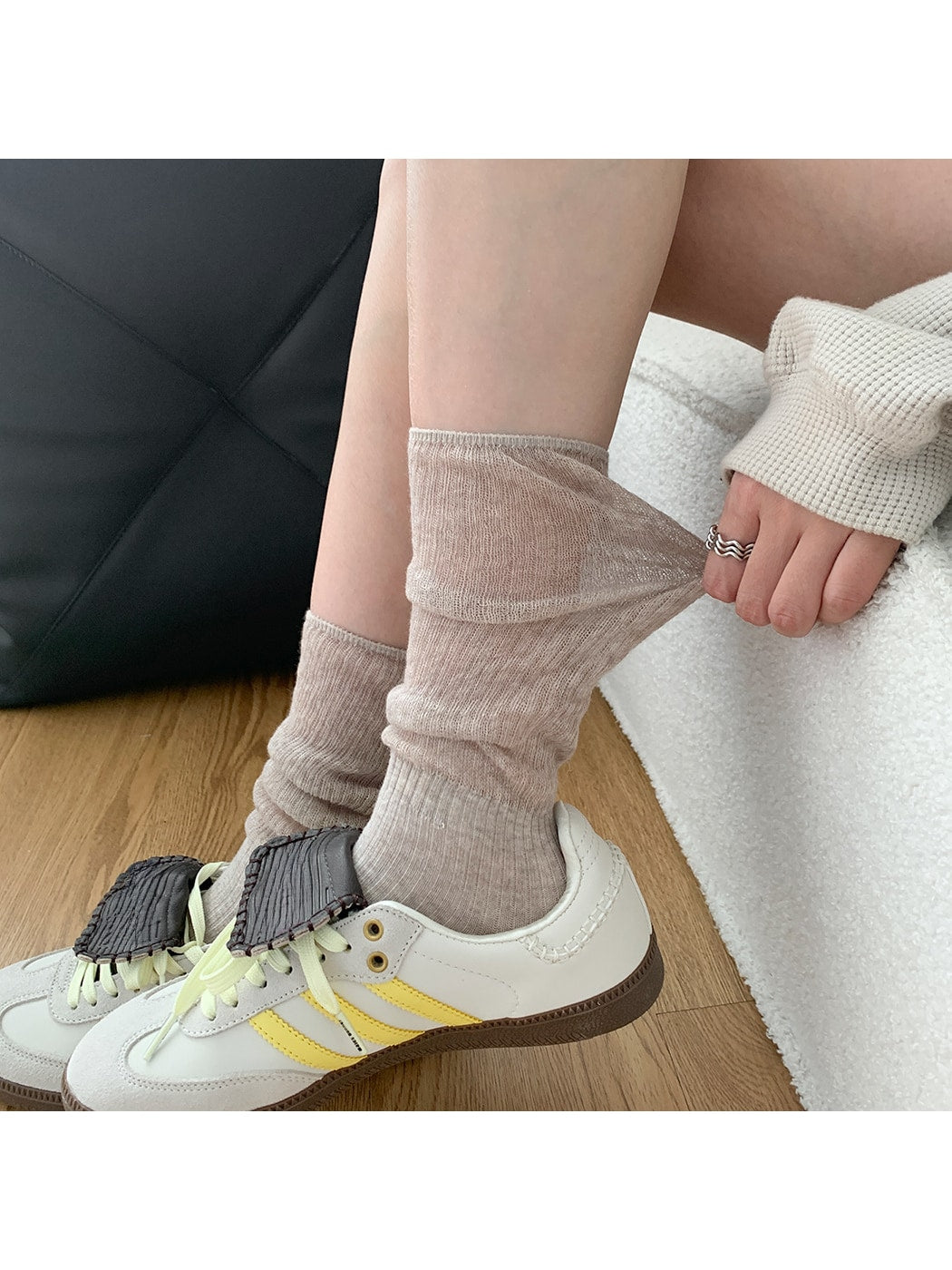Rufia - Classic Solid Color Mid Calf Socks