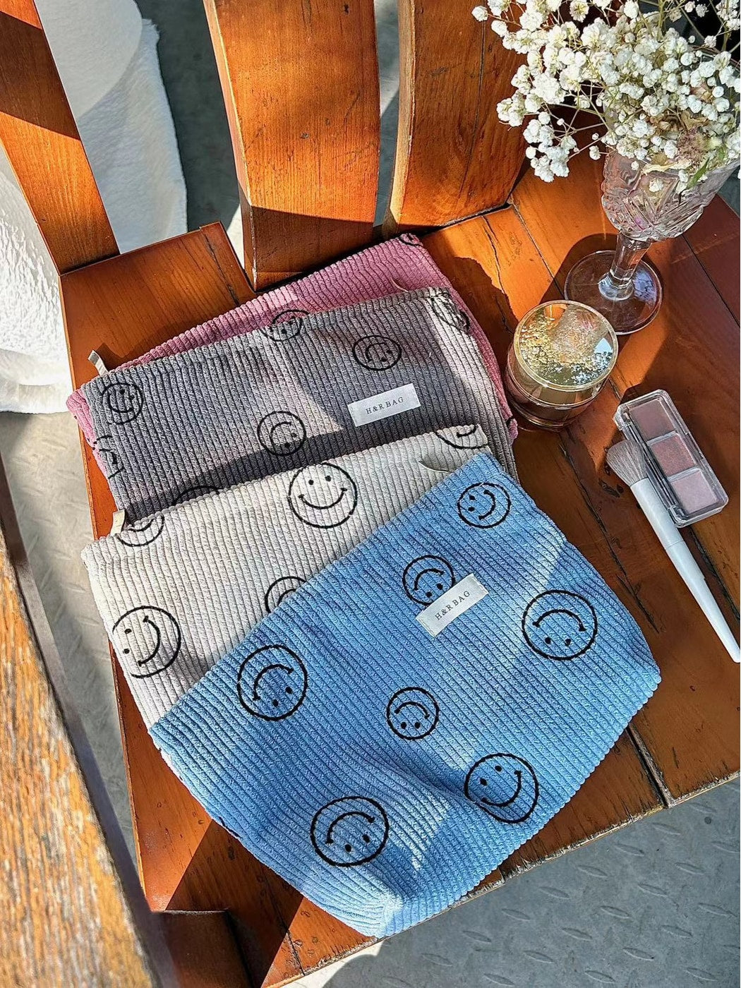 Cosbai - Smile Print Handheld Travel Cosmetic Bag