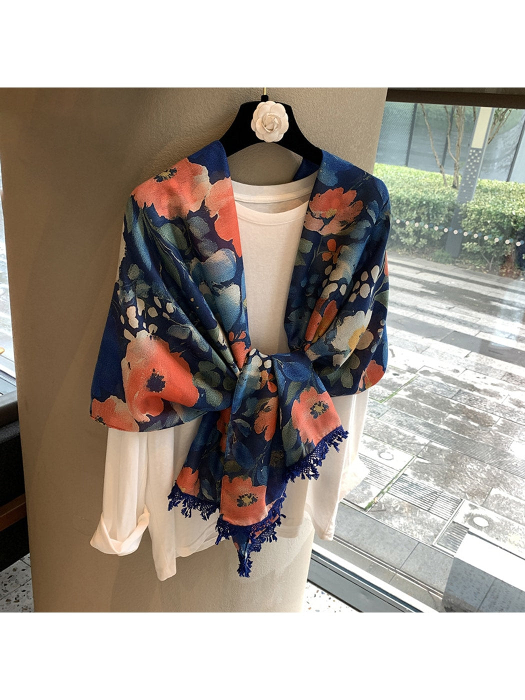 Scarvii - Watercolor Bloom Pattern Rectangular Scarf