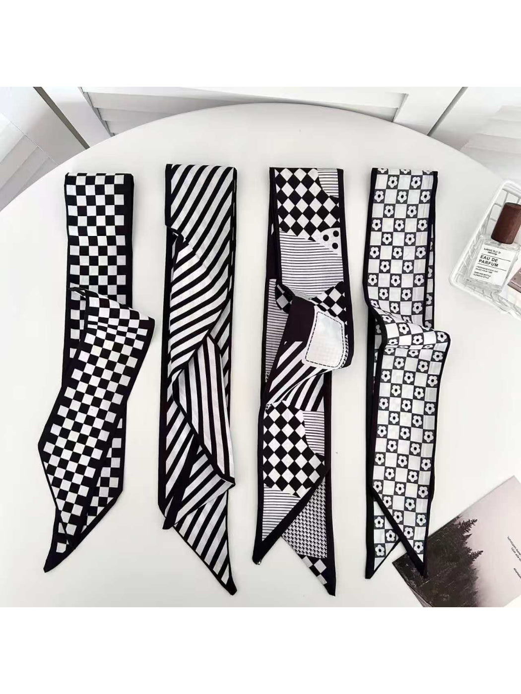 Scarvii - Bold Monochrome Pattern Skinny textile accessory detail view 2