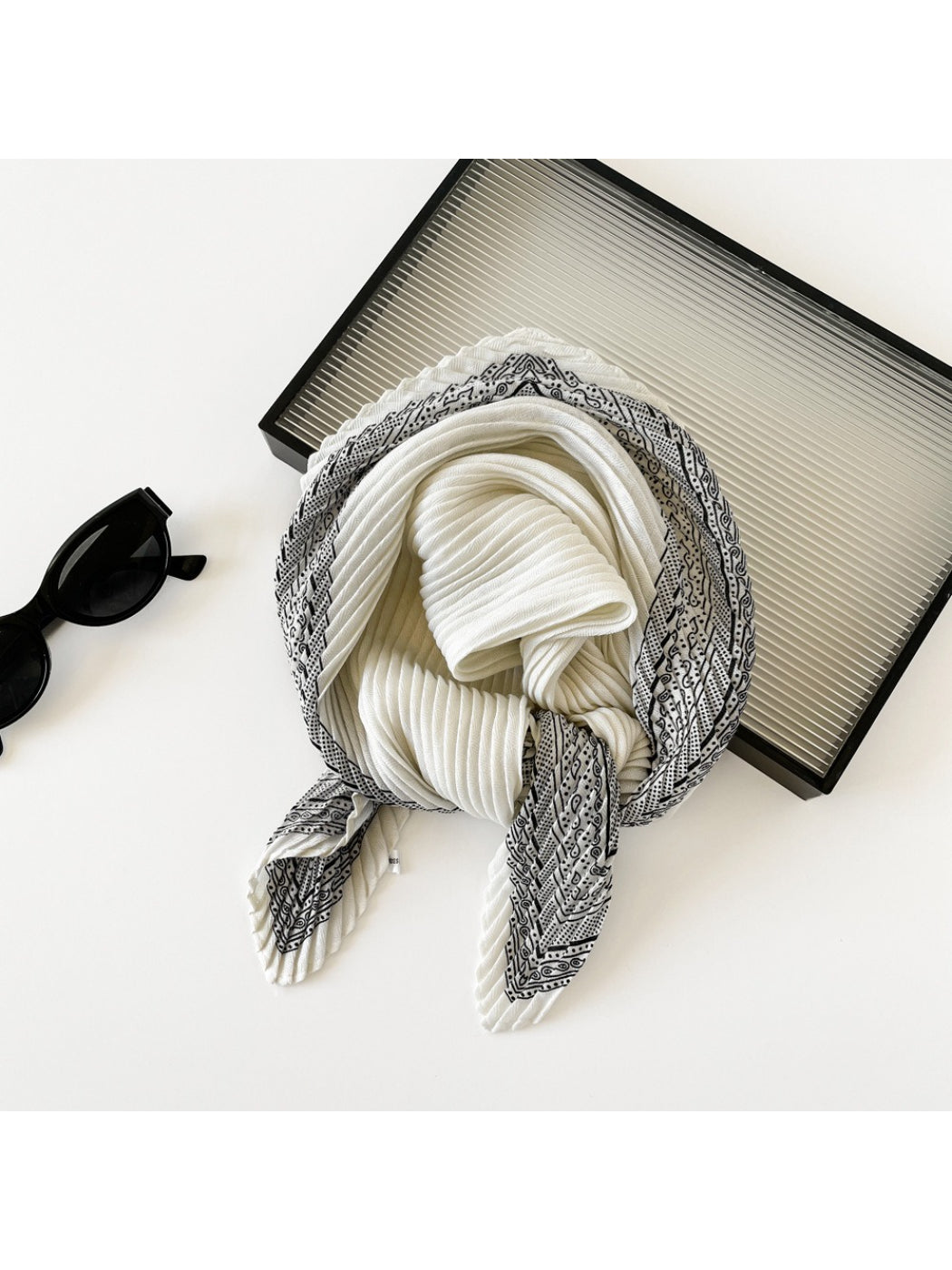 Scarvii - Pleated Paisley Print Scarf