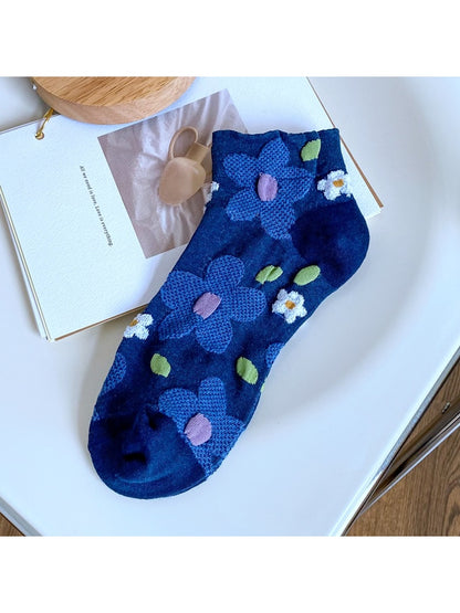 Rufia - Playful Flower Motif Casual Ankle Socks