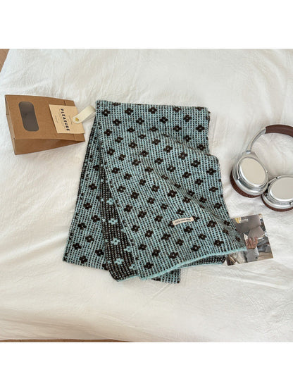 Scarvii – Cozy Tiny Flower Knit Scarf