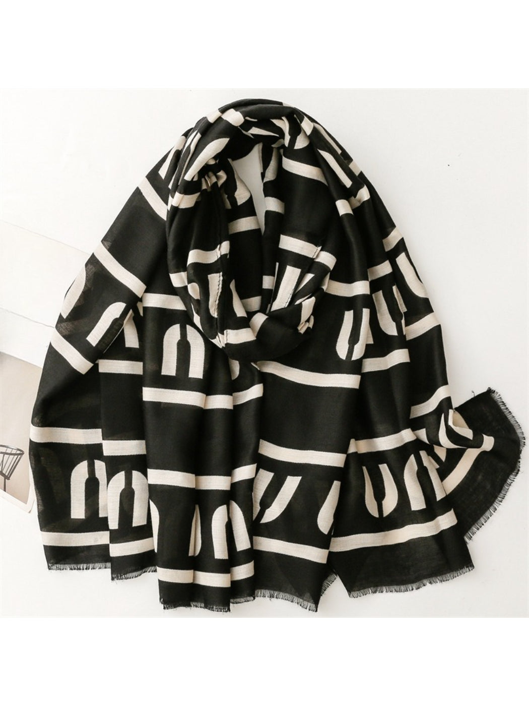 Scarvii - Graphic Stripe Pattern Everyday Scarf