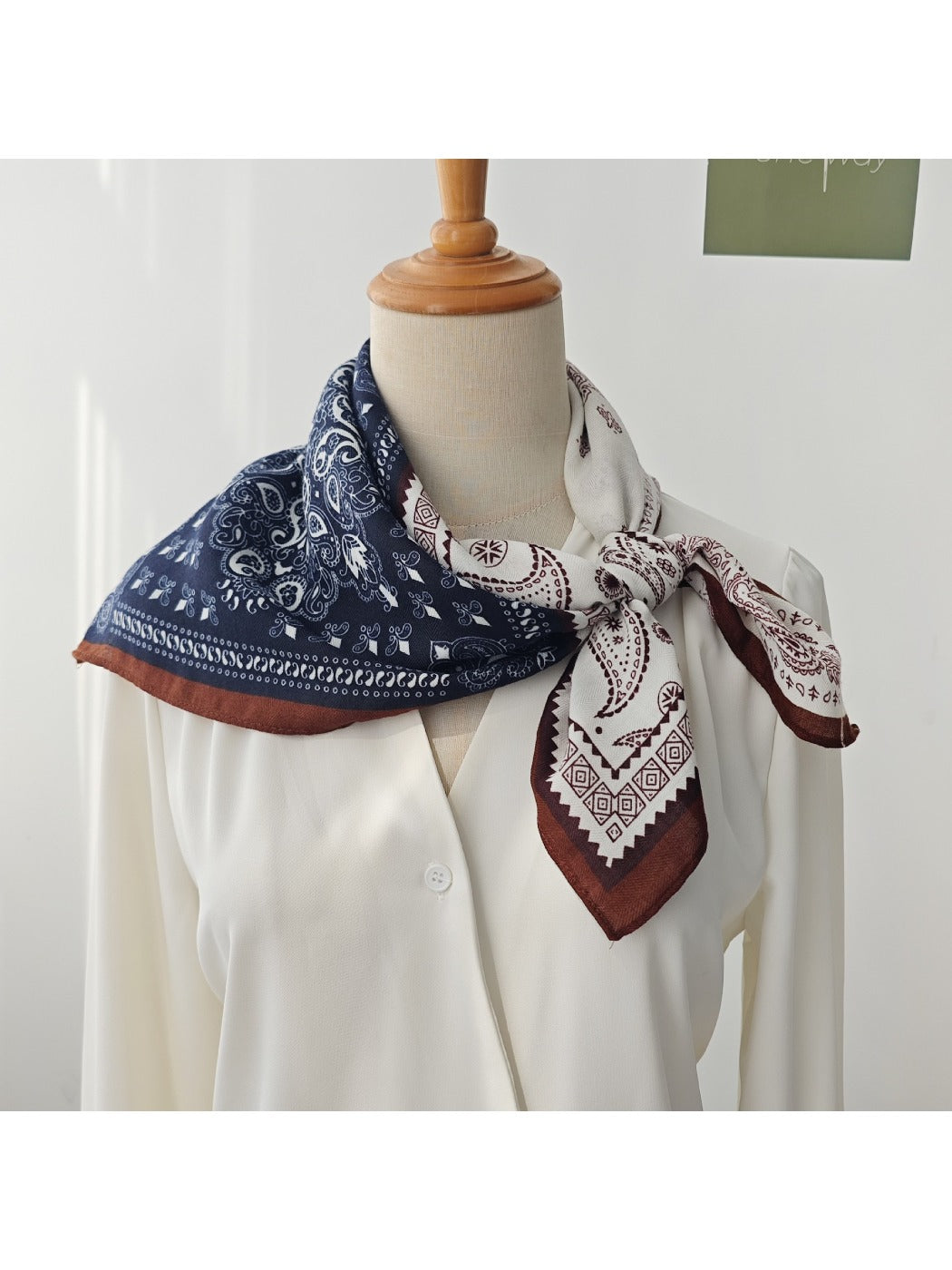 Scarvii - 27'' Paisley Patchwork Square Scarf - Vintage & Elegant