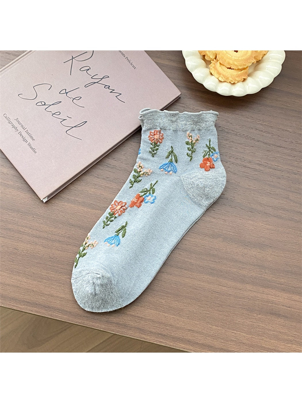 Rufia - Fresh Floral Ruffle Trim Ankle Socks