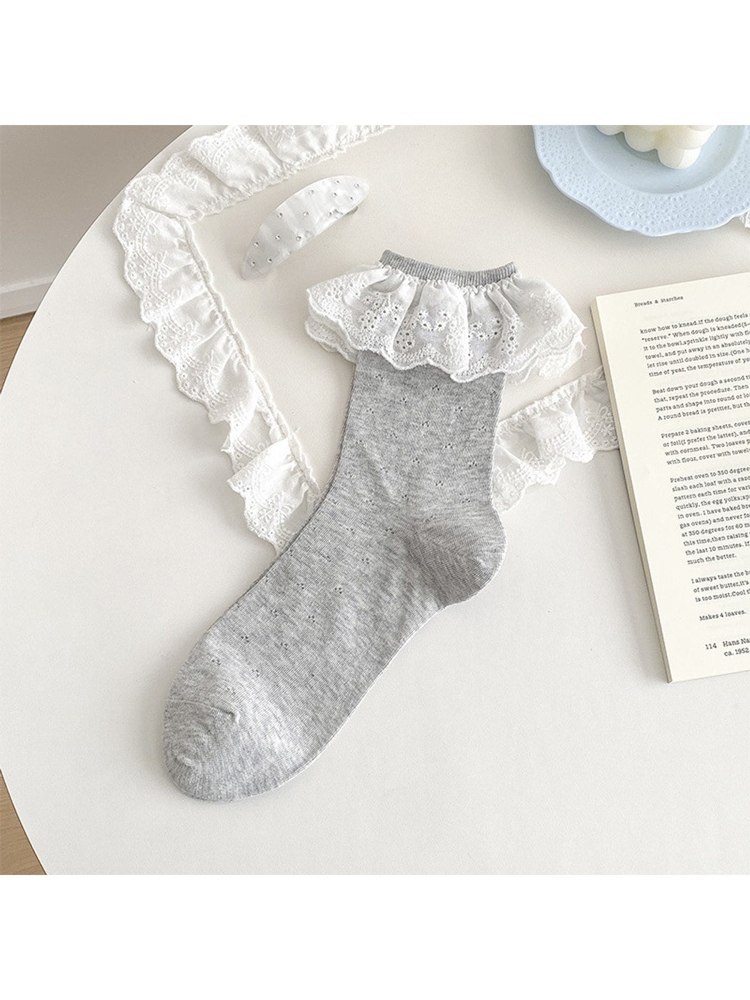 Rufia - Lace Scalloped Cuff Openwork Crew Socks