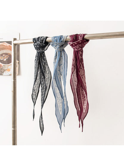 Scarvii - Retro Paisley Pattern Diamond-shaped Scarf