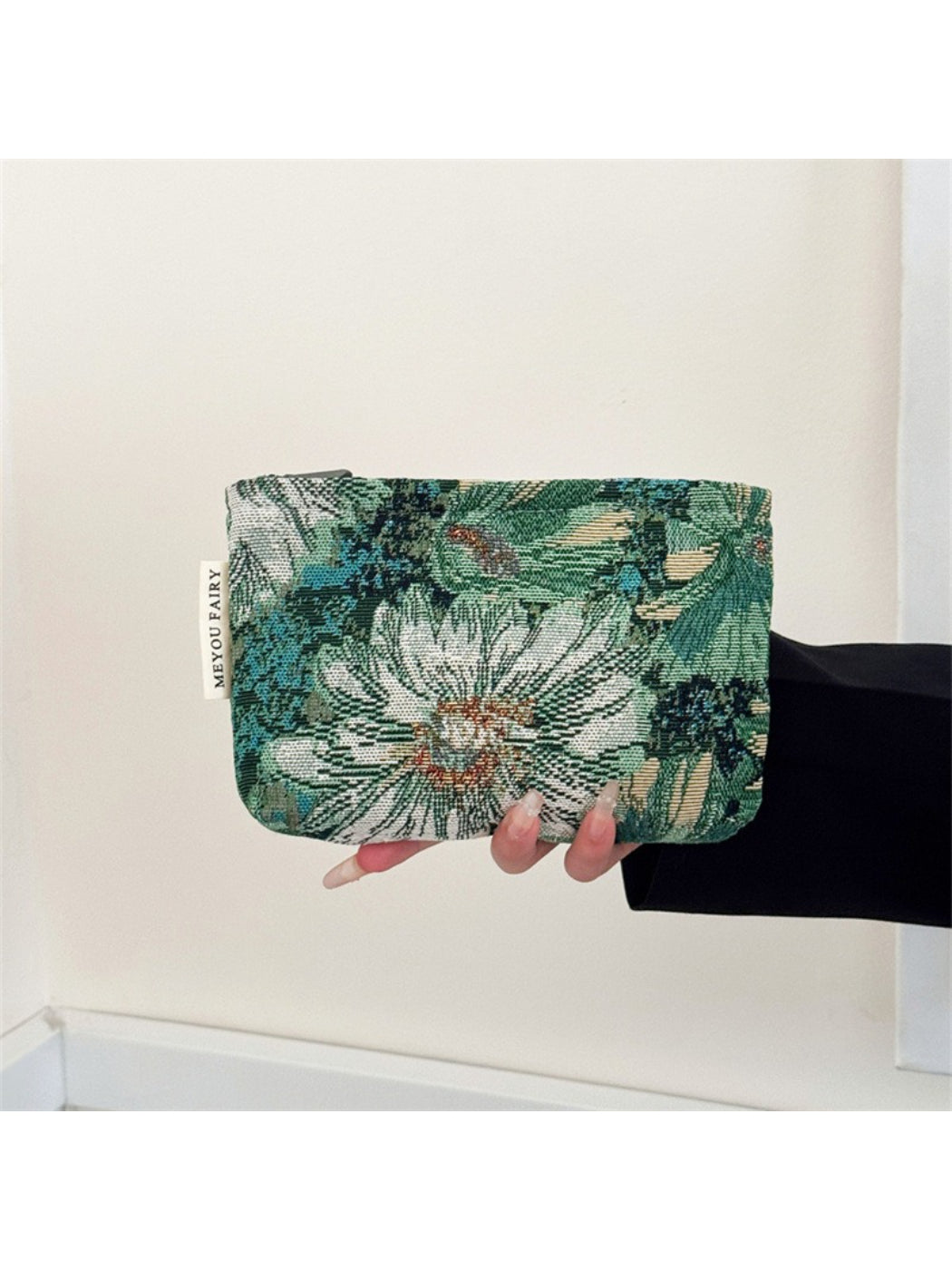 Cosbai - Vintage Jacquard Floral Pouch